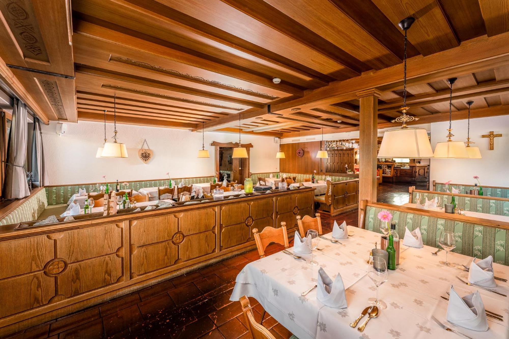 Alpen Wohlfuehlhotel Doerflwirt 海因岑贝格 外观 照片