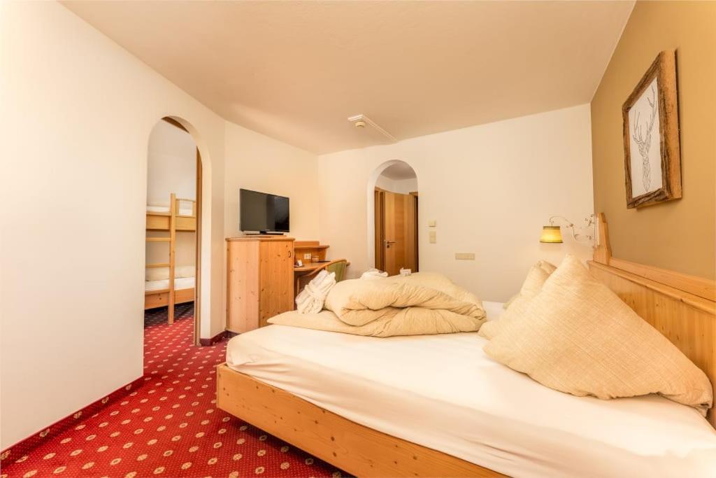 Alpen Wohlfuehlhotel Doerflwirt 海因岑贝格 外观 照片