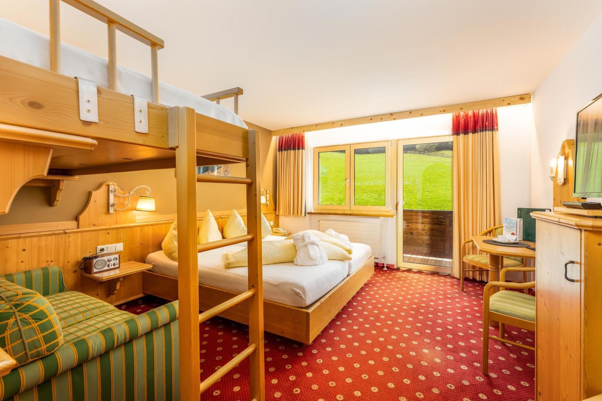 Alpen Wohlfuehlhotel Doerflwirt 海因岑贝格 外观 照片