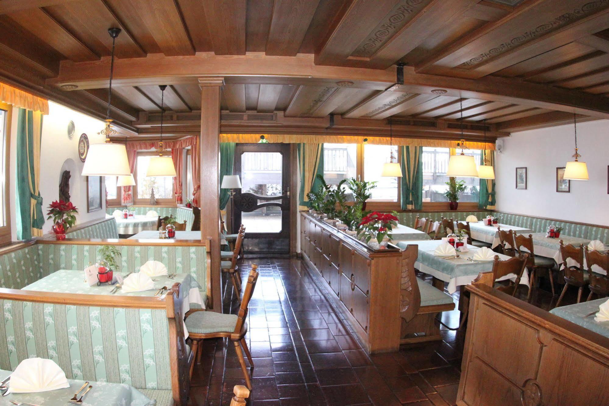 Alpen Wohlfuehlhotel Doerflwirt 海因岑贝格 外观 照片